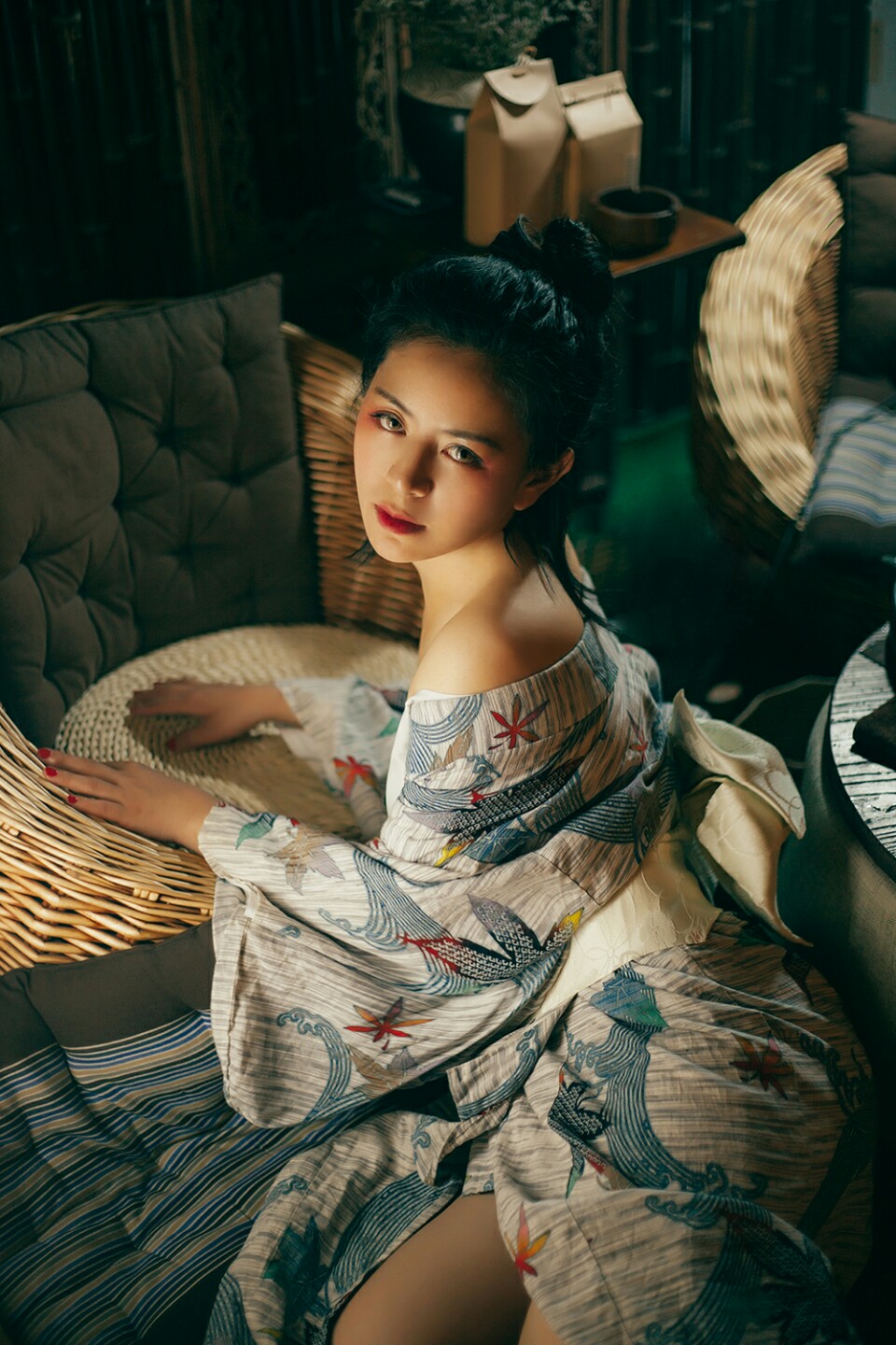 性感古装美女小露香肩微乳风韵诱惑十足