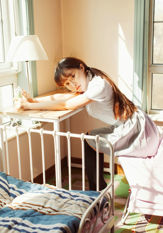 柳侑绮Sevenbaby邻家小妹巨乳迷人卖萌写真