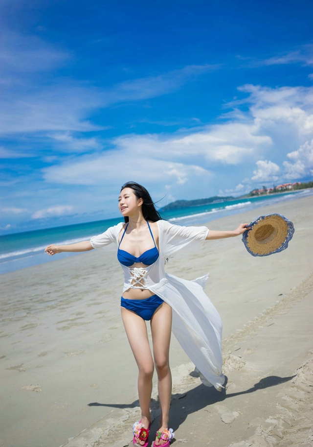 性感甜美沙滩仙子绮里嘉浪漫艺术诱惑俏皮迷人写真