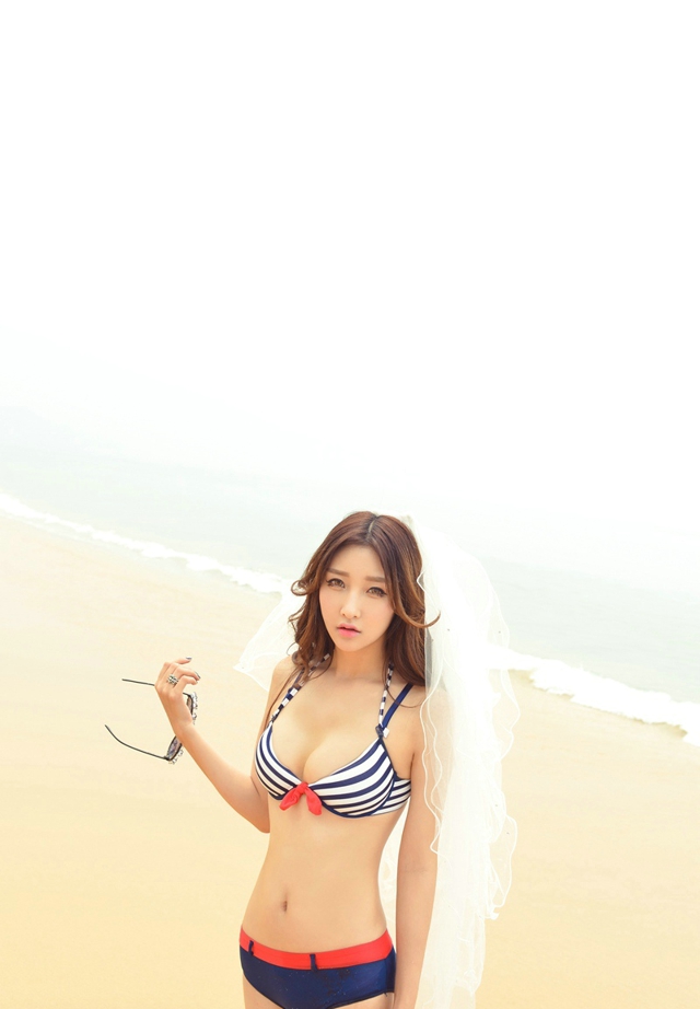 气质非凡性感娇艳女神李筱乔JoJo明艳动人普吉岛写真