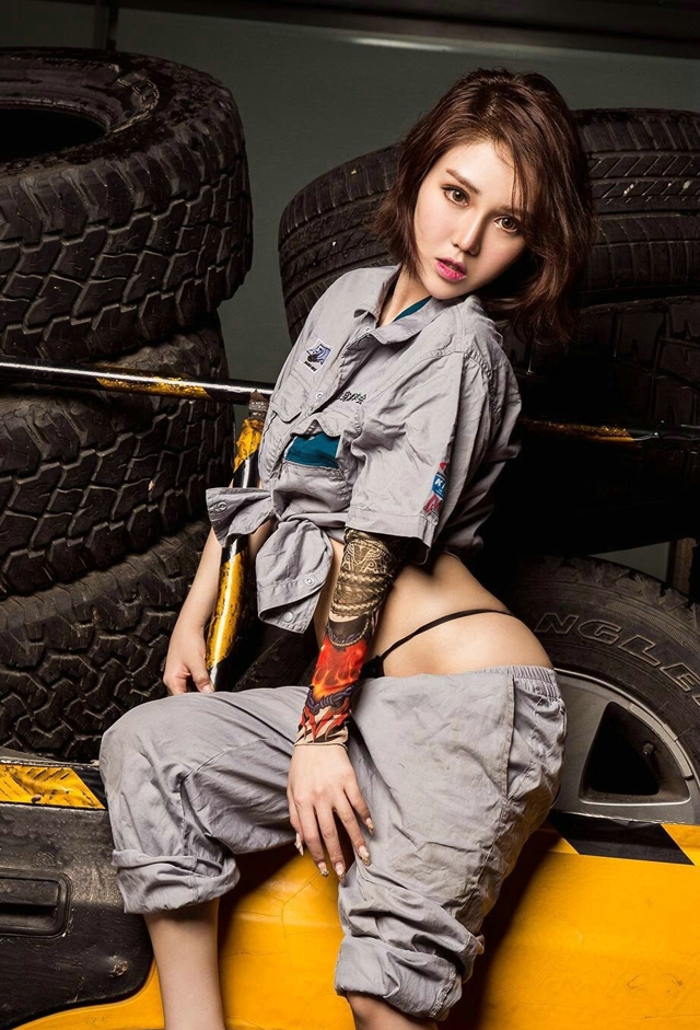 极品美女模特王尔琳性感美乳美腿诱人娇嫩私拍写真