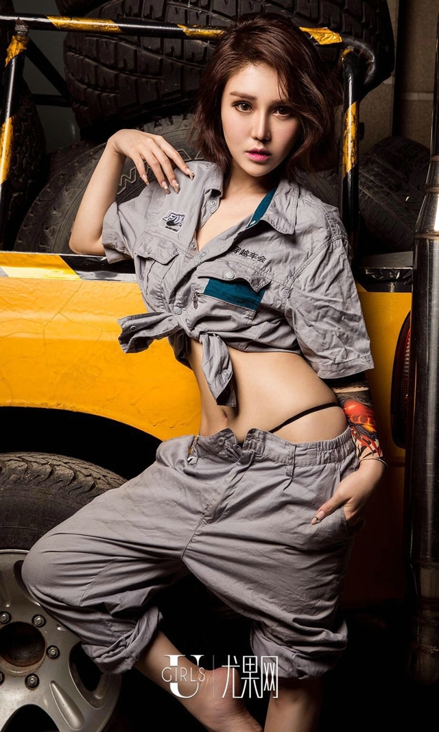 极品美女模特王尔琳性感美乳美腿诱人娇嫩私拍写真
