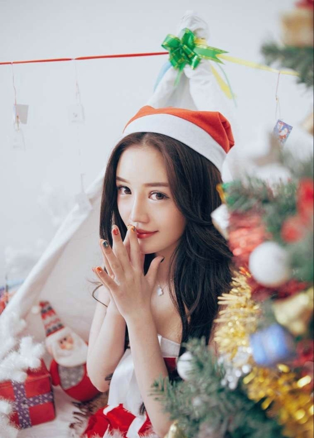 五官精致美女清水美嘉性感诱人勾魂美腿定制养眼写真