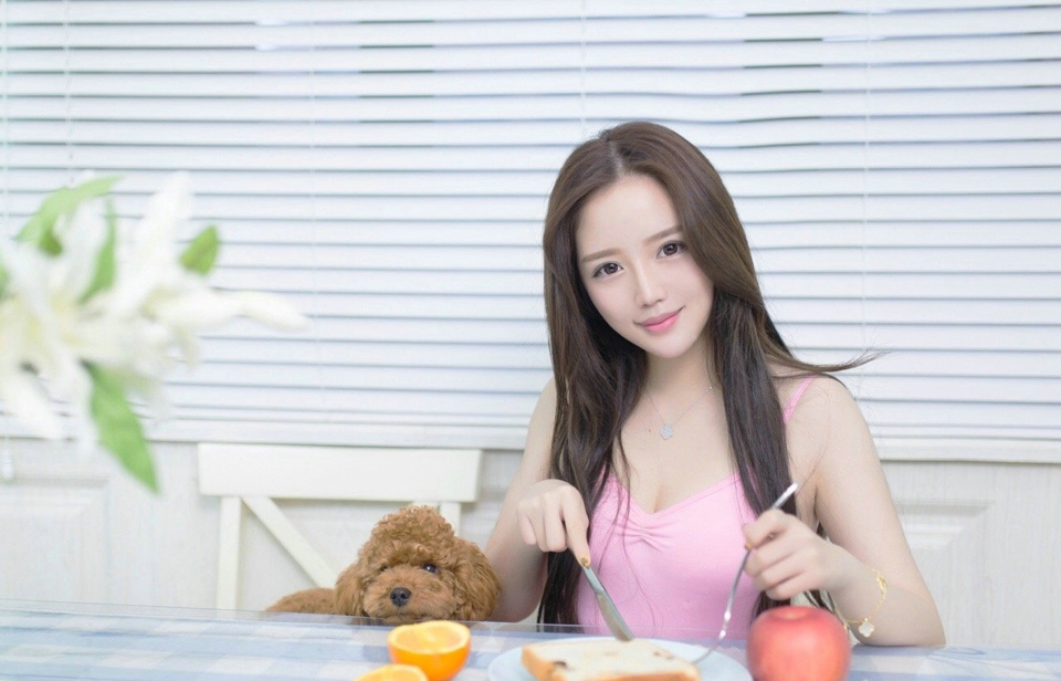 五官精致美女清水美嘉性感诱人勾魂美腿定制养眼写真