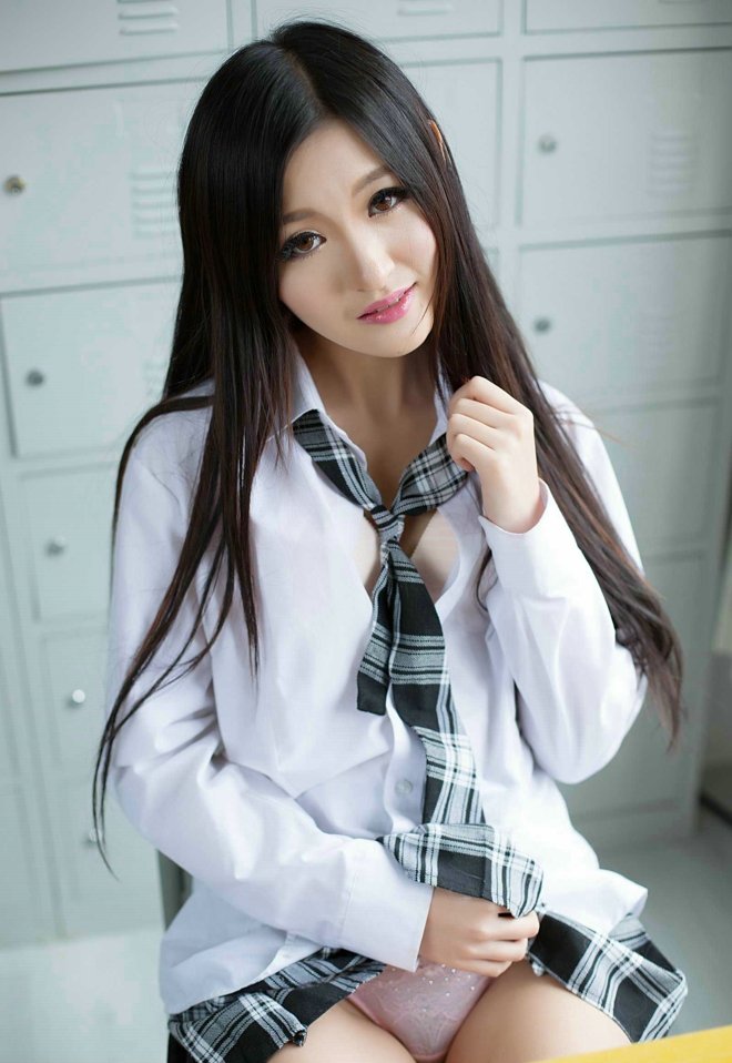清纯娇艳性感美女模特学生制服娇媚妖娆诱惑撩人写真