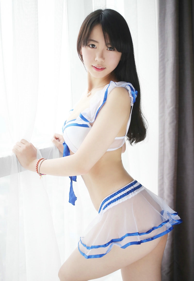 清纯性感娇嫩大胸美女徐小宝私房娇媚制服销魂诱人写真