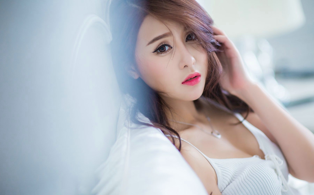 居家私房娜大少爺清爽美女诱惑迷人气质美乳妖娆妩媚写真
