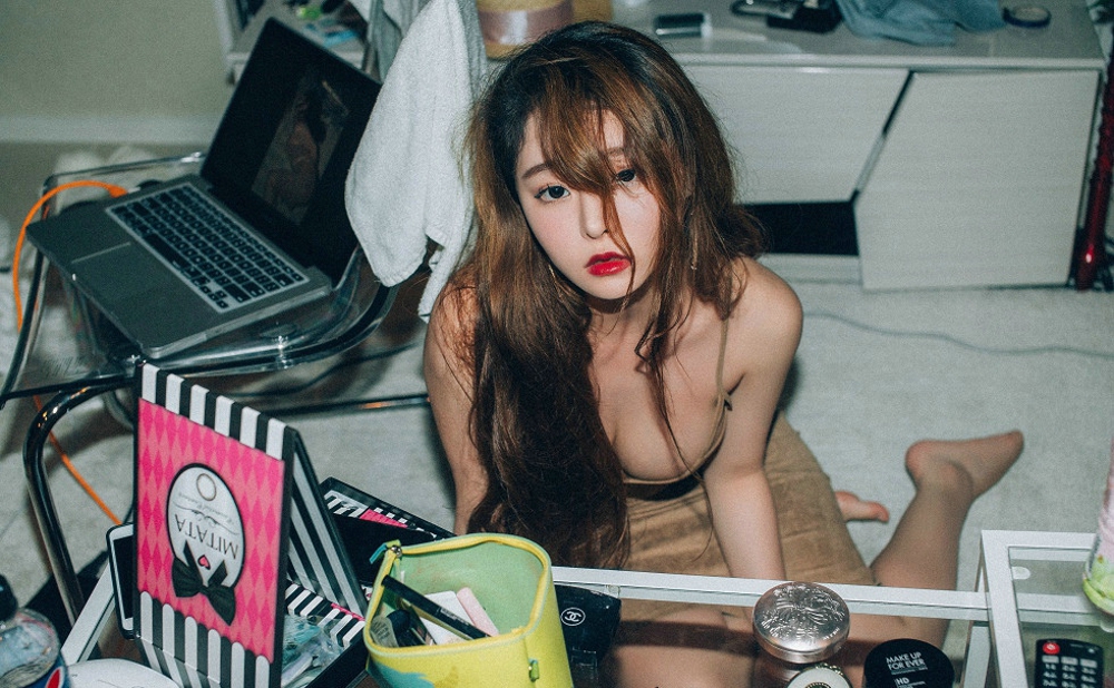 柳侑绮私房浴缸里湿身醉酒少妇诱惑勾魂迷人写真