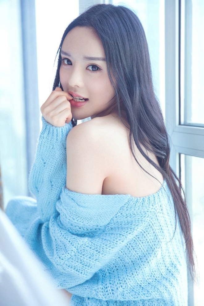 性感纤弱娇媚清纯嫩模晓迪秀魔鬼身材香艳妖娆诱惑私房写真