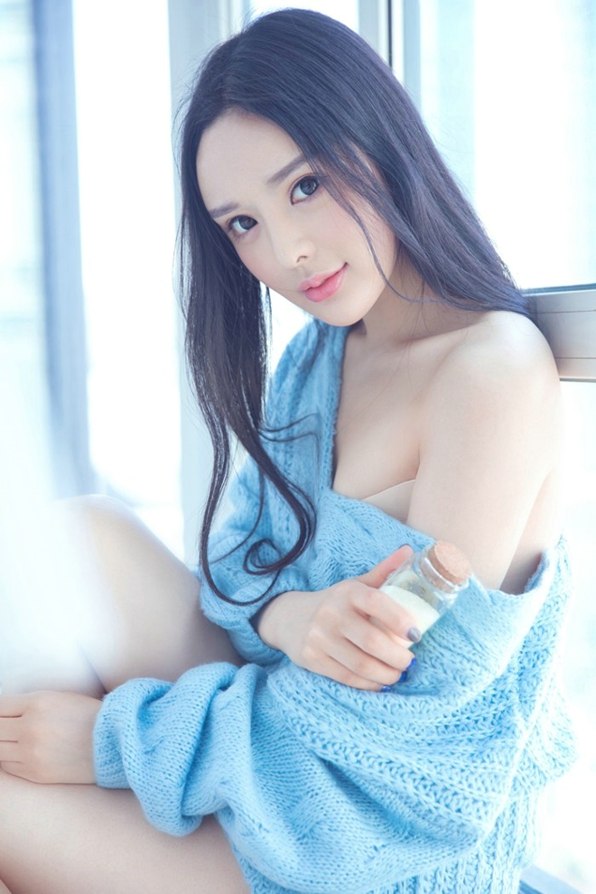 性感纤弱娇媚清纯嫩模晓迪秀魔鬼身材香艳妖娆诱惑私房写真