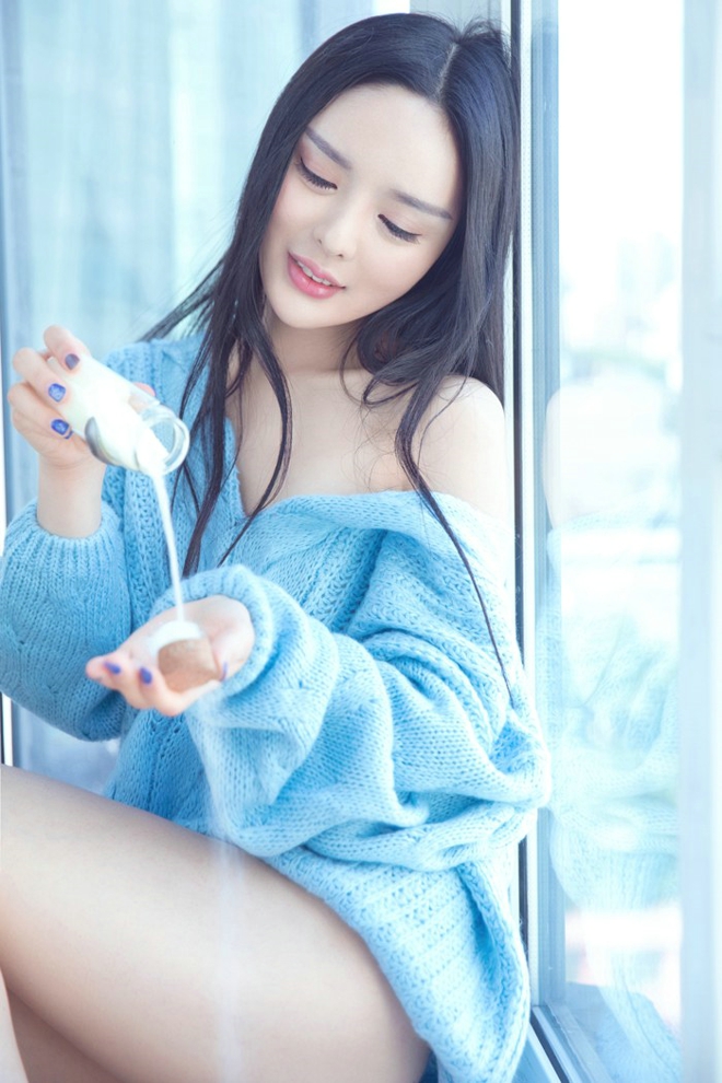 性感纤弱娇媚清纯嫩模晓迪秀魔鬼身材香艳妖娆诱惑私房写真