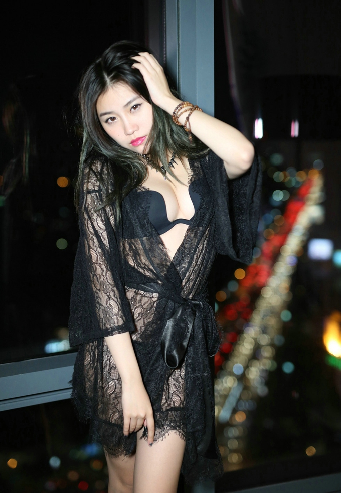 可爱诱人圣诞短裙制服情趣诱惑美女许诺Sabrina黑色蕾丝睡裙妖娆写真