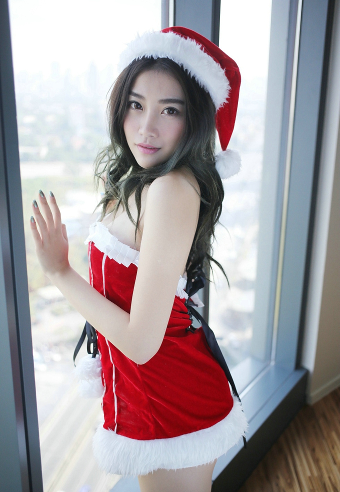 可爱诱人圣诞短裙制服情趣诱惑美女许诺Sabrina黑色蕾丝睡裙妖娆写真