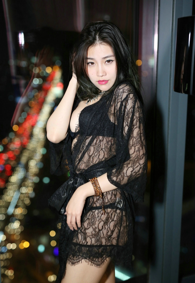 可爱诱人圣诞短裙制服情趣诱惑美女许诺Sabrina黑色蕾丝睡裙妖娆写真