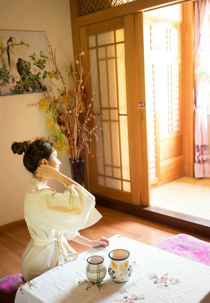 高颜值美女小蕾蕾清新迷人性感诱惑泳衣长腿女神勾魂写真