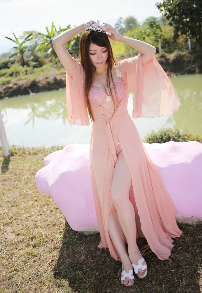 粉色仙女裙诱惑美女MARA醬性感迷人美乳气质养眼私房写真