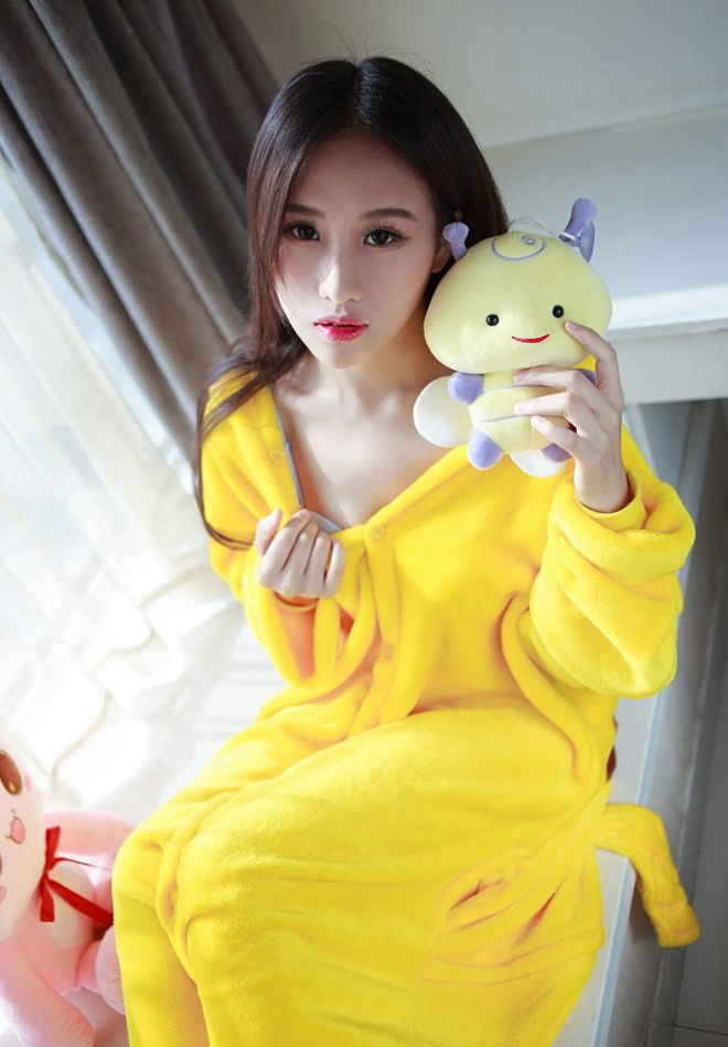 性感火辣娇艳美女月音瞳可爱睡衣露乳诱惑私房写真