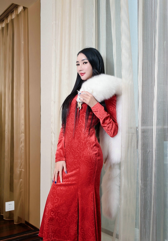 性感少妇婕西儿诱惑迷人气质勾魂撩人眼神火辣身材写真