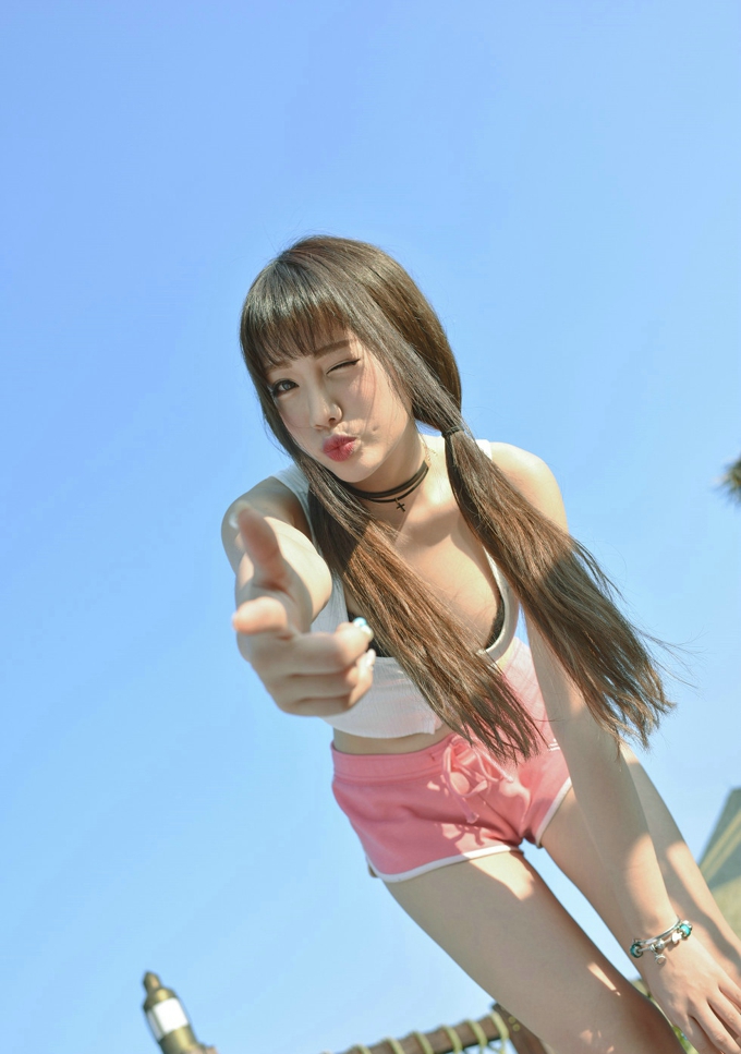 青春靓丽女模特Akiki朱若慕性感可人诱惑气质美乳翘臀写真