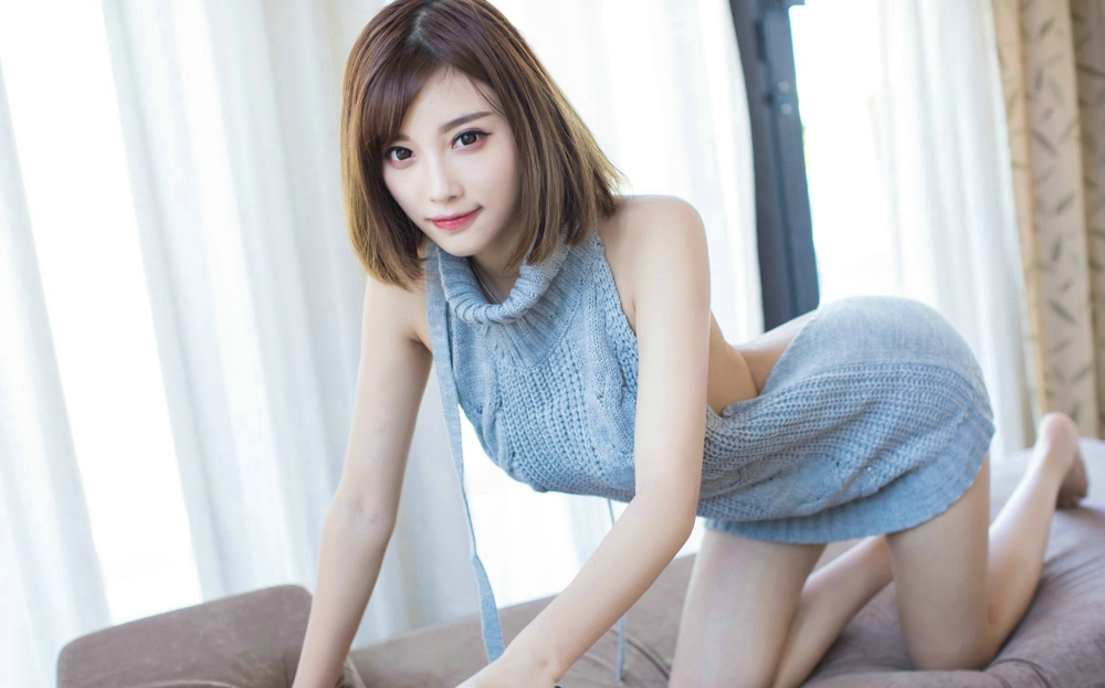 气质开背毛衣真空美乳女神杨晨晨sugar居家私房写真