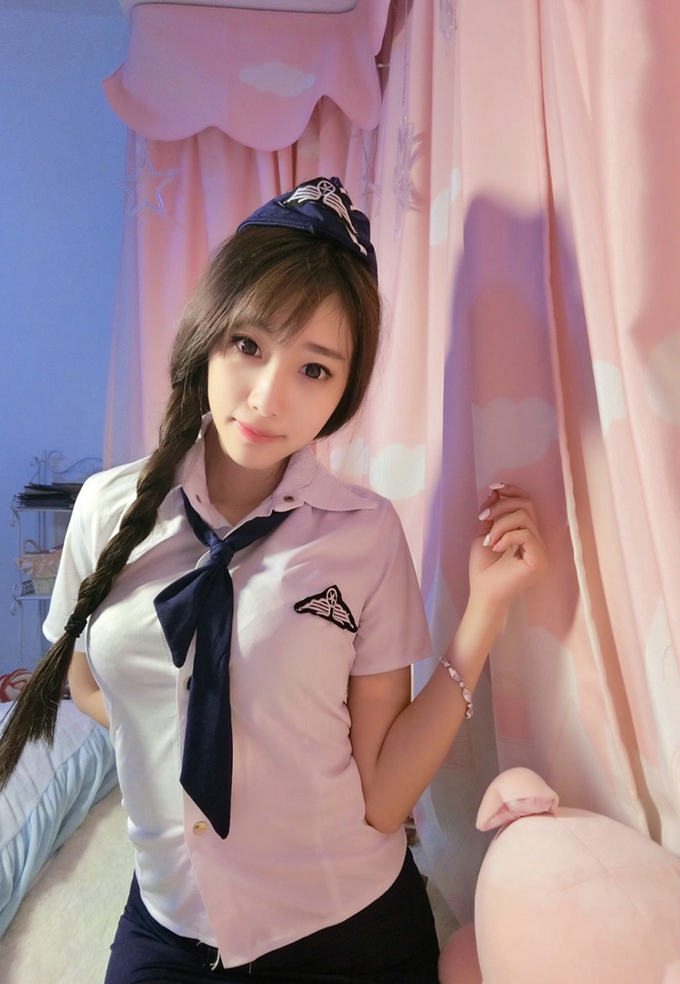 嫩模杨晨晨Sugar居家空姐制服爆乳诱惑丰润迷人气质写真