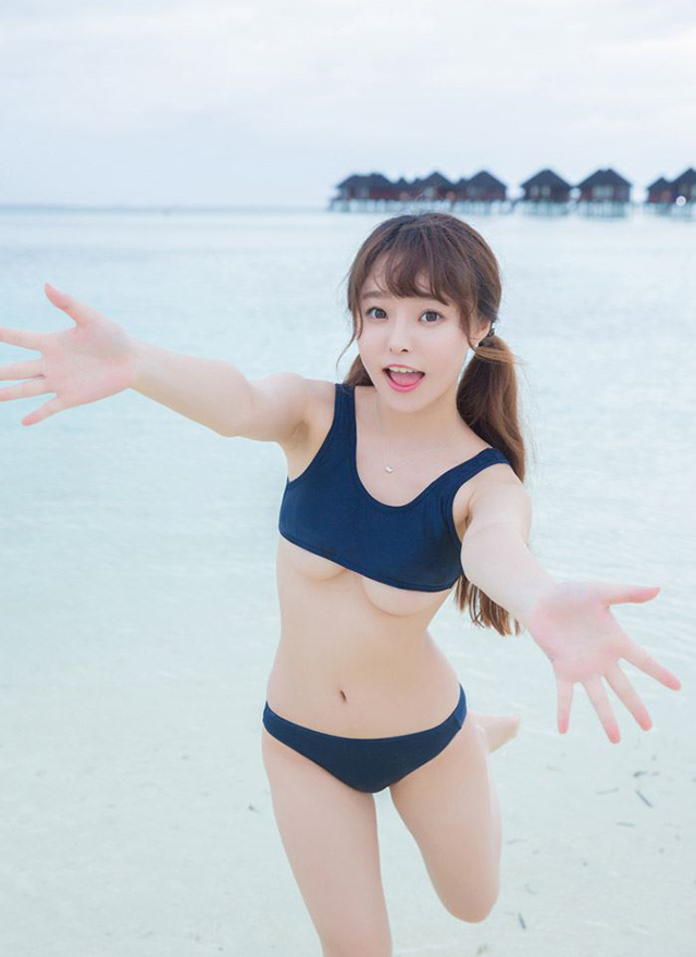 美女模特柳侑绮比基尼美胸诱惑写真