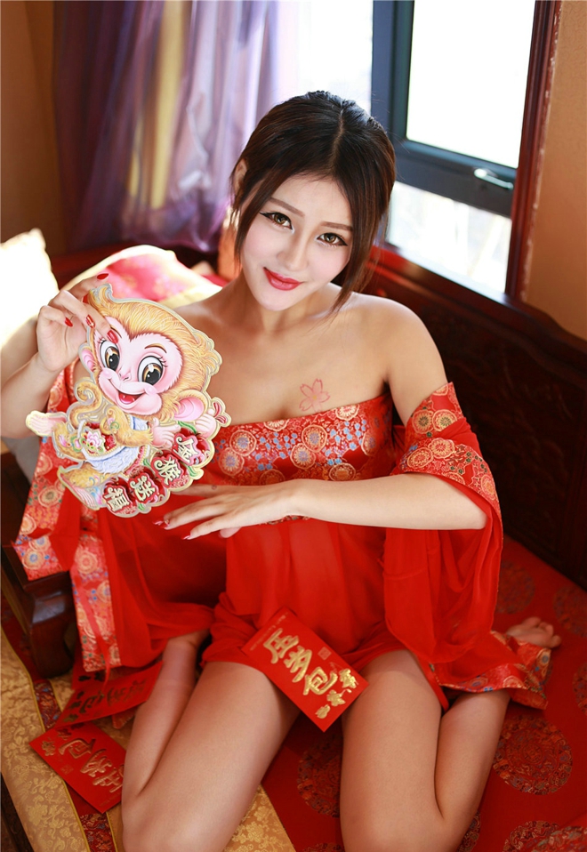 王乔恩美乳绝色性感小红肚兜私房大奶娇媚销魂诱惑写真