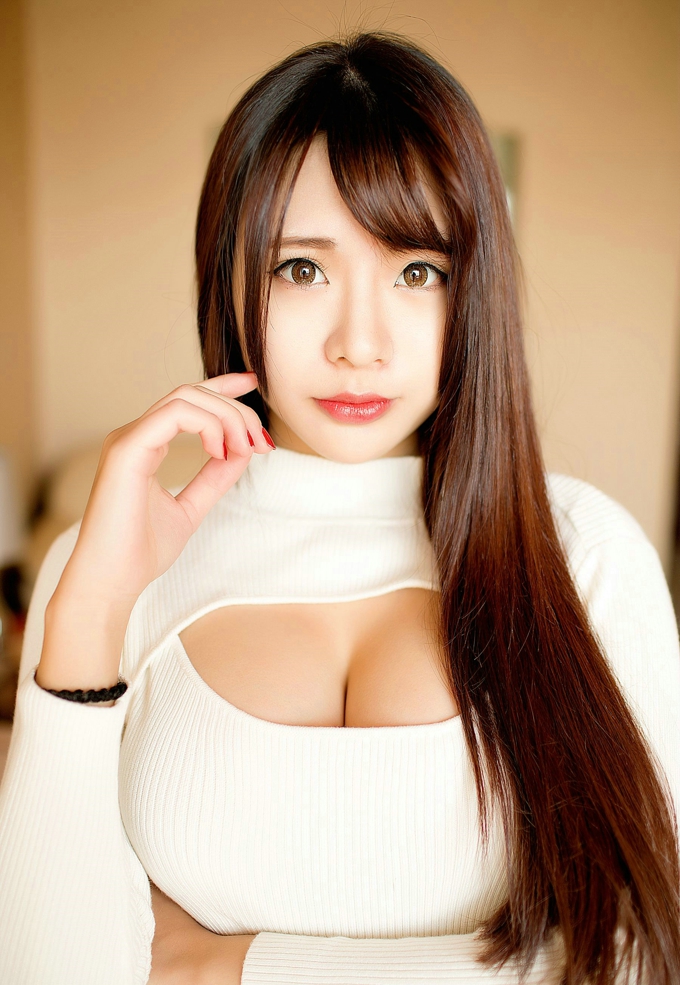 萝莉巨乳妹子开胸毛衣醒噶妩媚丰润诱惑私房写真