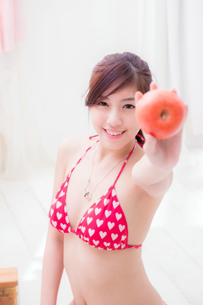 甜美性感的台湾宅男辜莞允女神美胸娇嫩写真