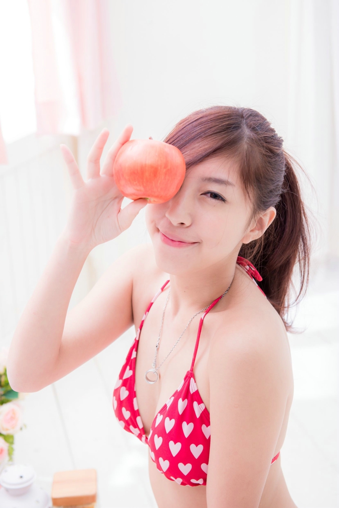 甜美性感的台湾宅男辜莞允女神美胸娇嫩写真