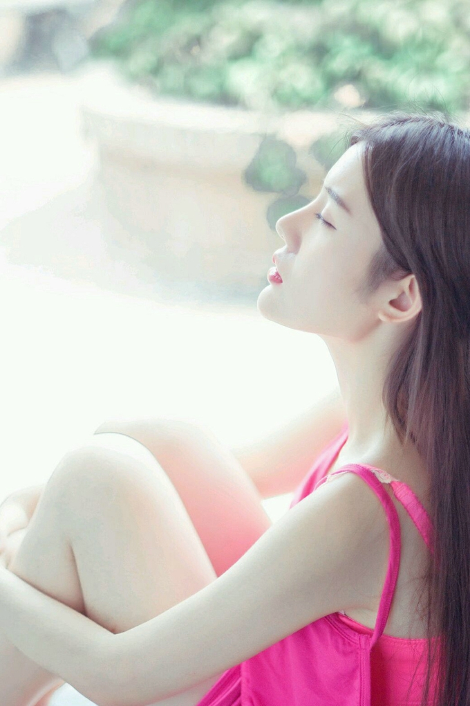 性感嫩模兔子NINA吊带连衣裙美乳写真
