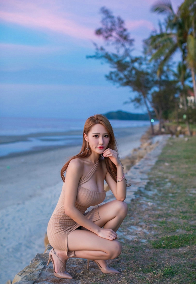 呼之欲出美乳性感妤薇Vivian诱惑写真