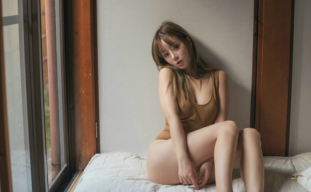 美女王雨纯高叉连体内衣秀完美身材翘臀诱惑性感写真
