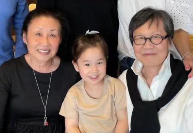 谢婷婷首度公开3岁女儿正面照 长得像谢霆锋儿子