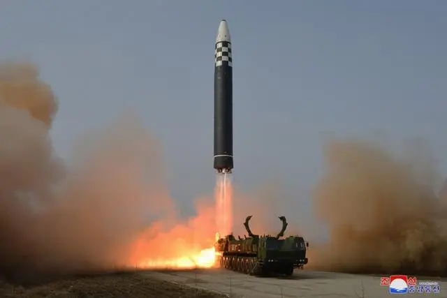 今年3月24日,朝鲜试射“火星炮-17”洲际弹道导弹 图源:朝中社