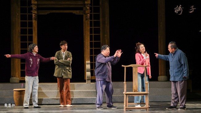 脱口秀演员小北成功跨界演绎话剧《椅子》