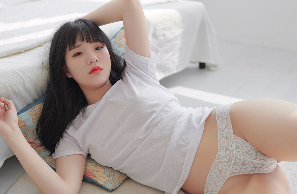 Jenny居家性感背心软糯可人