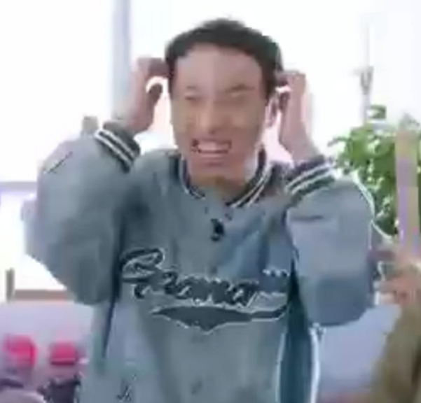 卡到模糊！