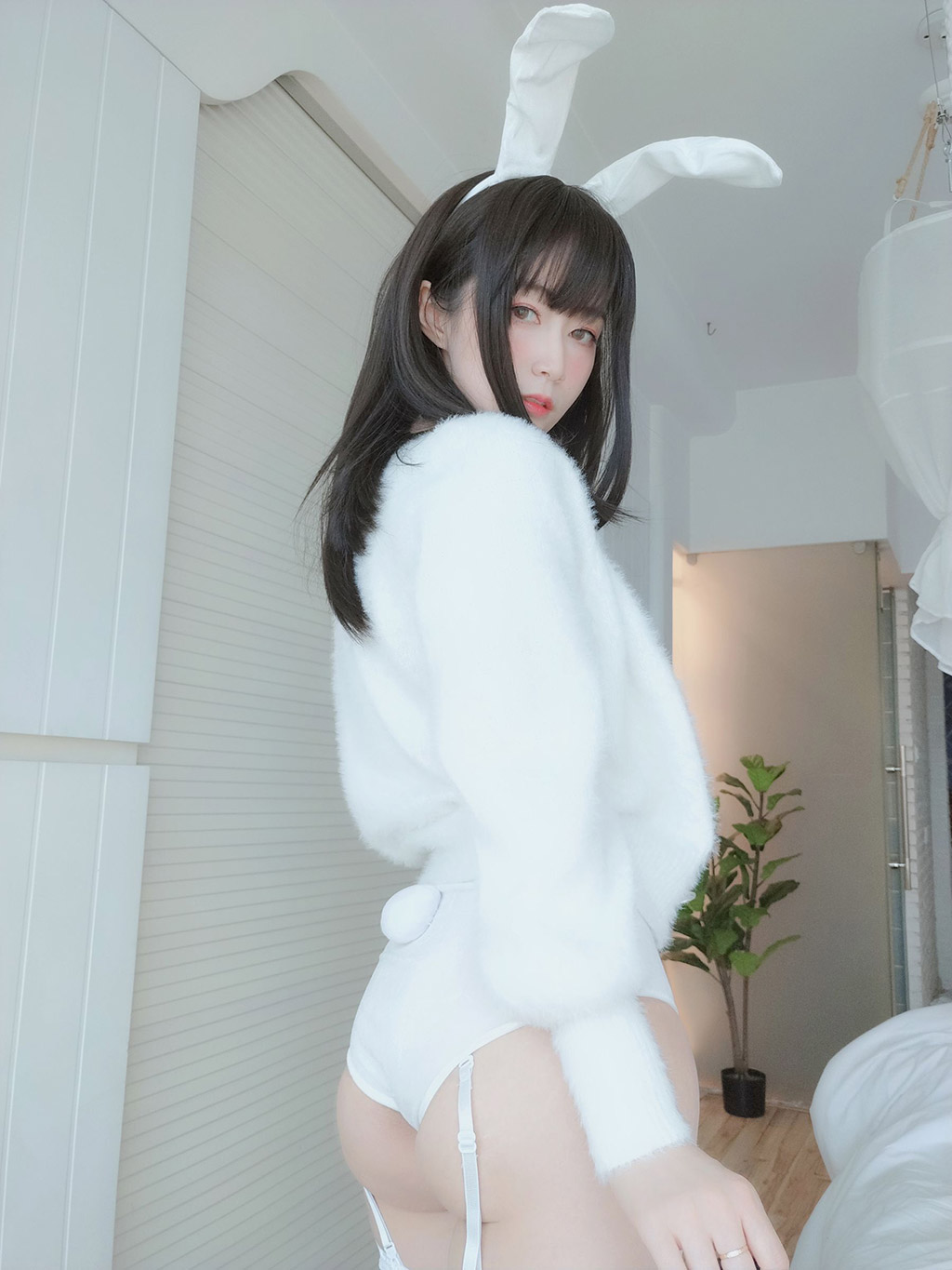白银小姐姐Cos白丝兔子巨乳乱颤