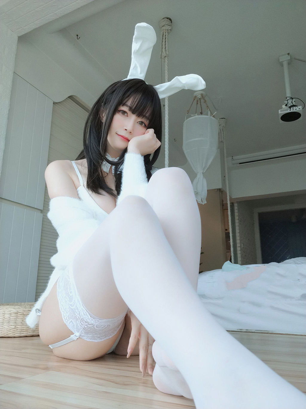 白银小姐姐Cos白丝兔子巨乳乱颤
