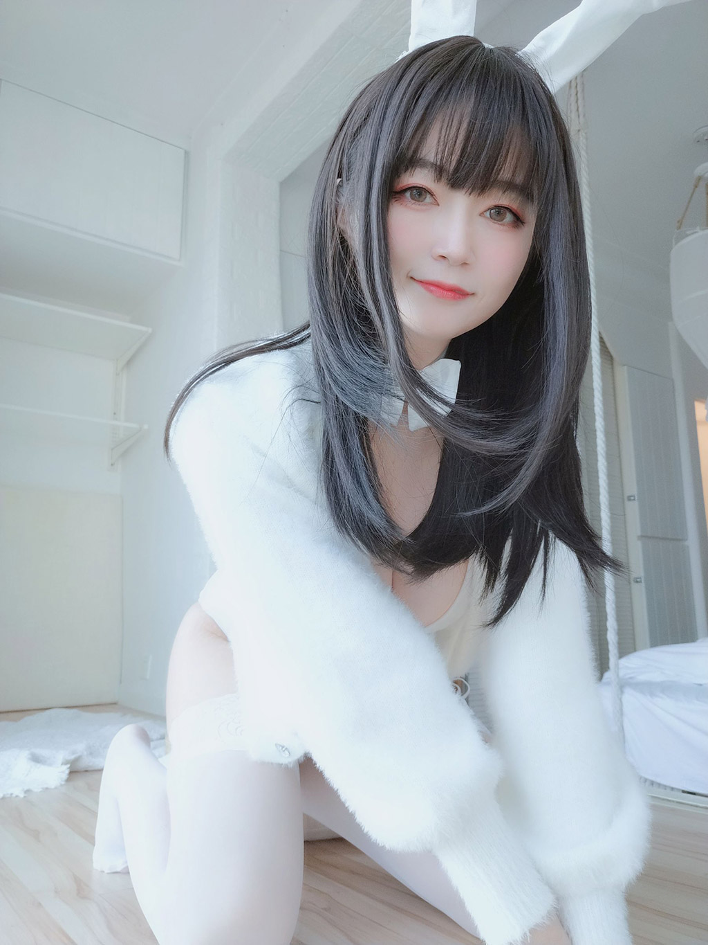 白银小姐姐Cos白丝兔子巨乳乱颤