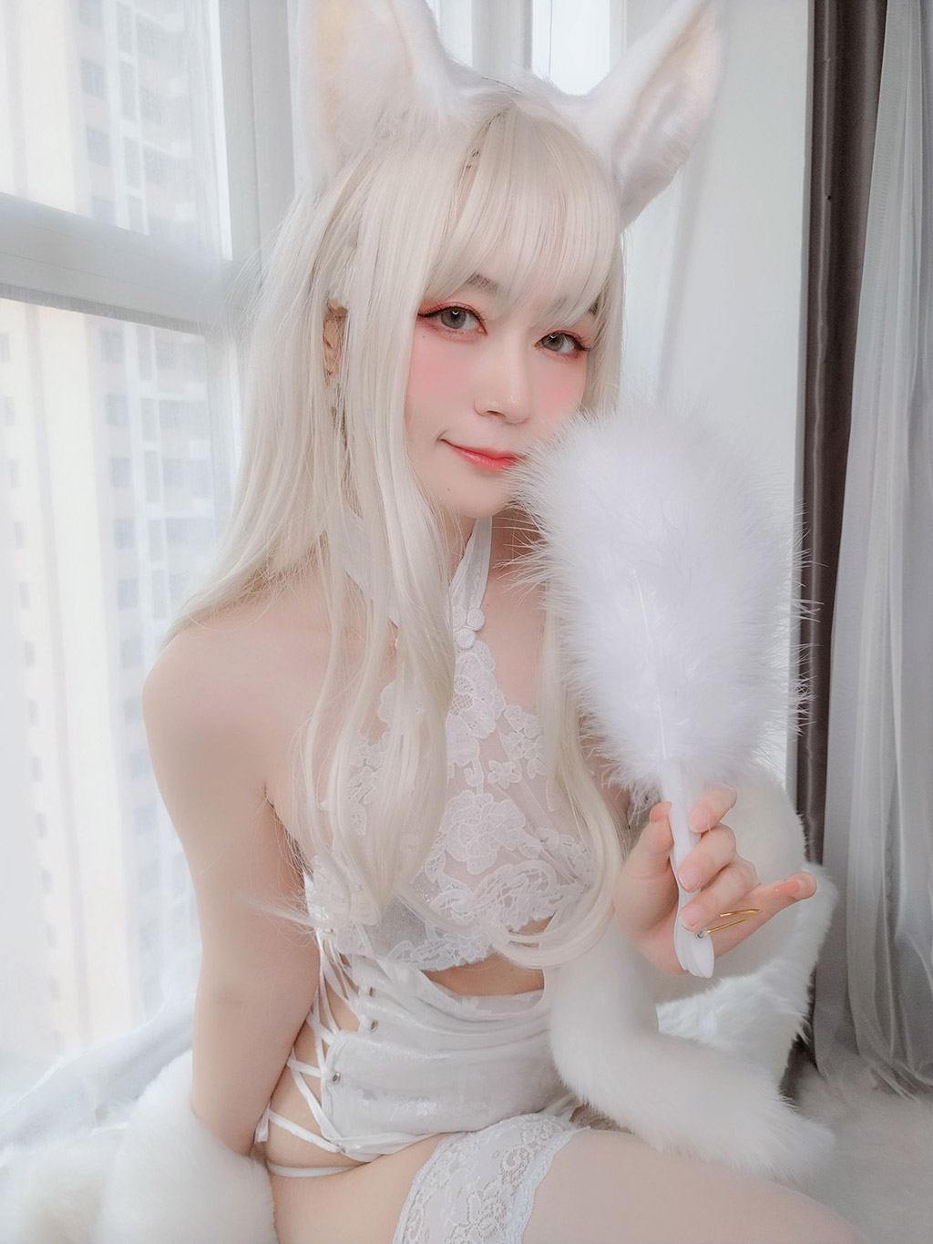 白银小姐姐Coser白兔白腿白胸白美人