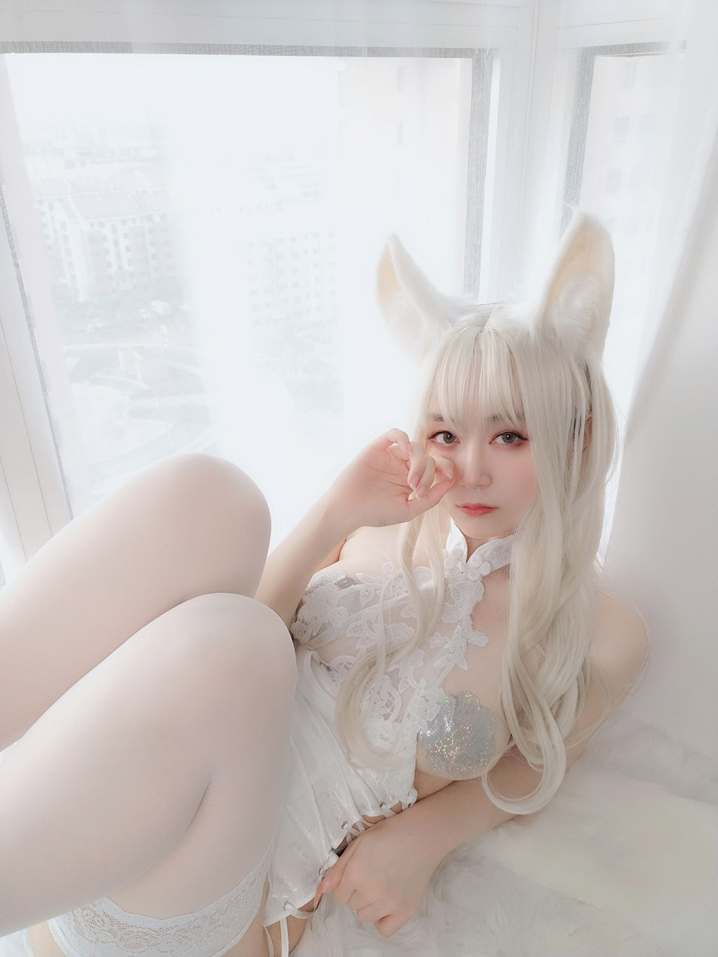 白银小姐姐Coser白兔白腿白胸白美人
