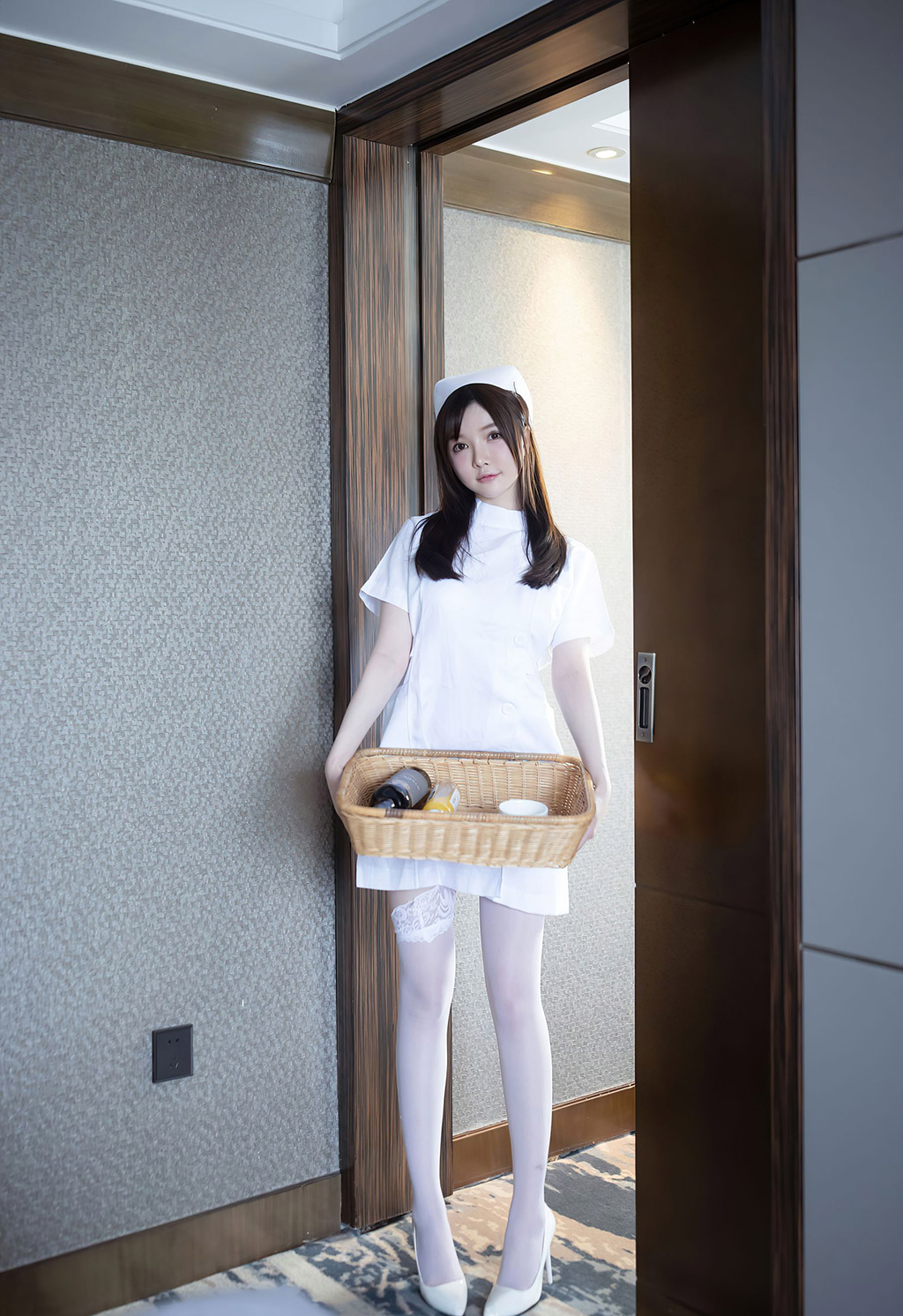 糯美子MINIbabe洁白动人的护士制服主题