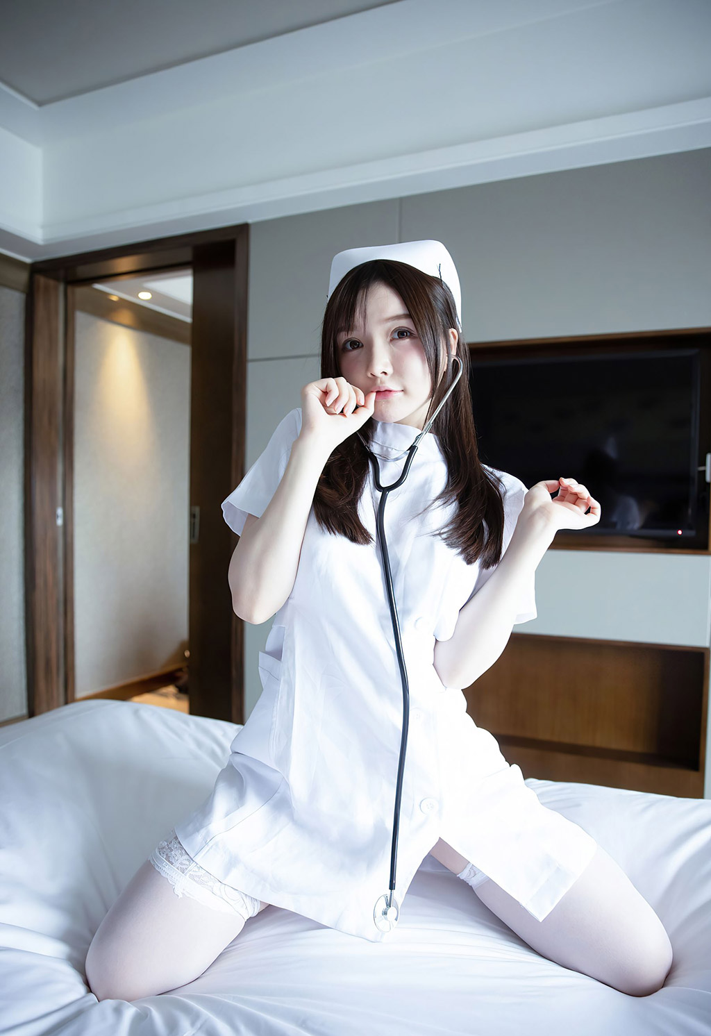 糯美子MINIbabe洁白动人的护士制服主题