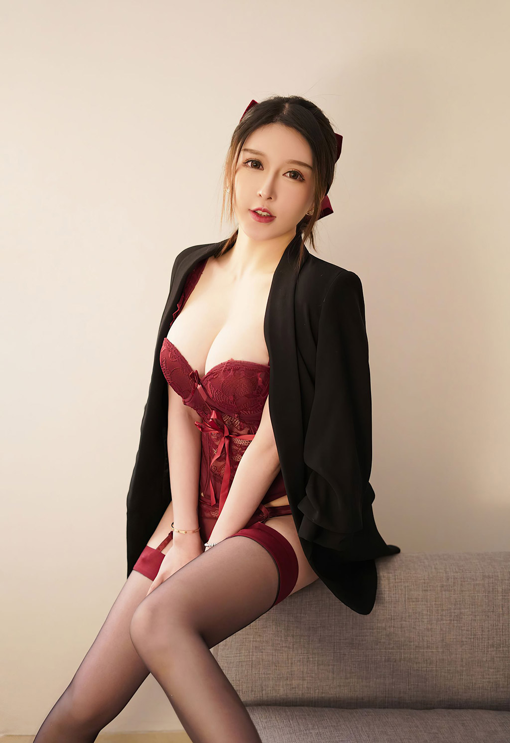 玉兔miki红色情趣内衣身姿媚态诱人