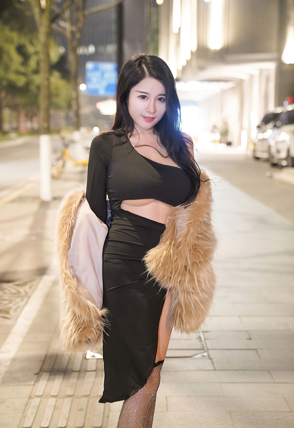 美七Mia丰腴有致的惹火身段媚态淋漓诱人