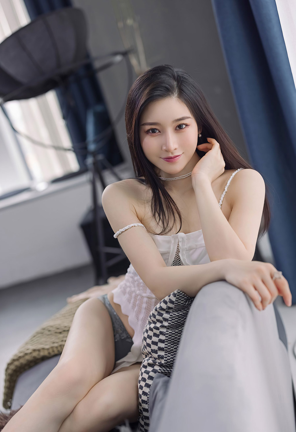 气质美女Vanessa丝袜美腿肌肤如玉
