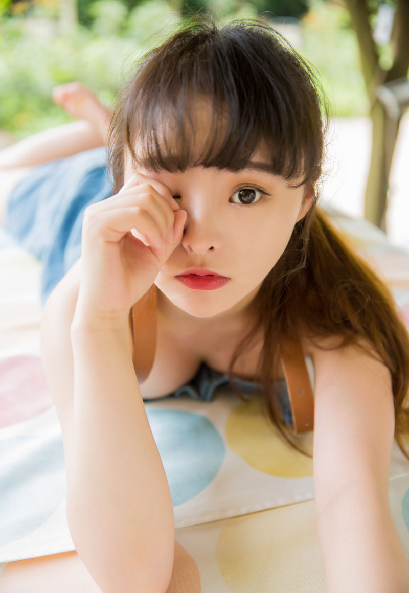 水嫩嫩的萌妹柳侑绮写真美照