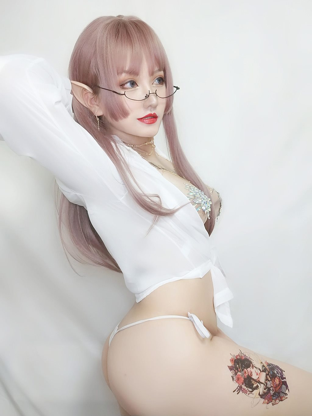丰满性感少女夏鸽鸽不想起床水钻乳贴白色透视衬衫私房写真